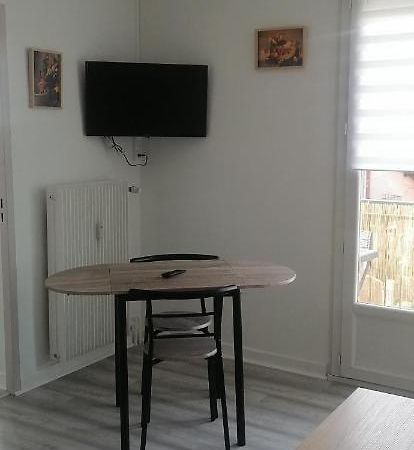 Appartement Avec Balcon Et Parking Prive Roanne Exteriér fotografie